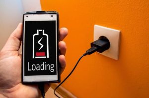 Penyebab dan Cara Mengatasi Kepala Charger HP Panas 