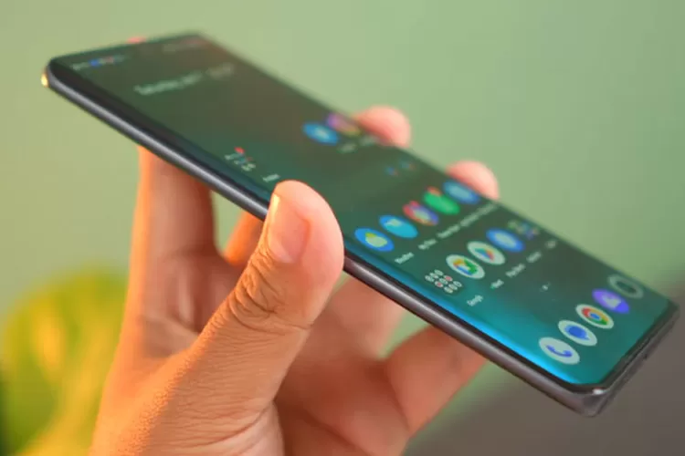 Kelebihan HP Layar Lengkung 