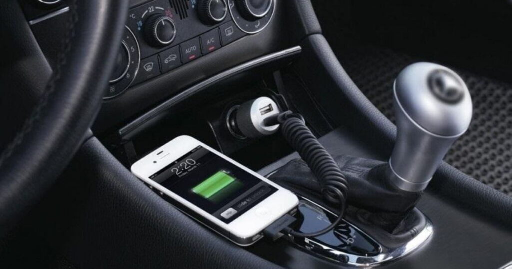 6 Rekomendasi Aksesoris Gadget Mobil yang Bikin Makin Nyaman
