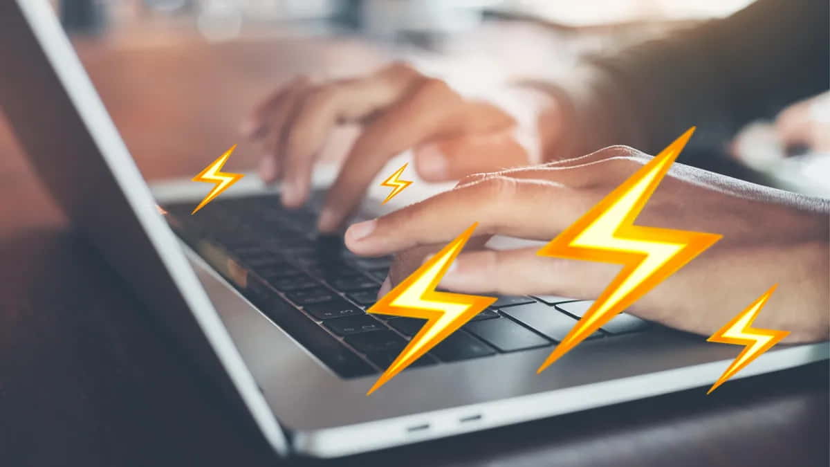 Alasan Kenapa Laptop MacBook Nyetrum saat Dicharge