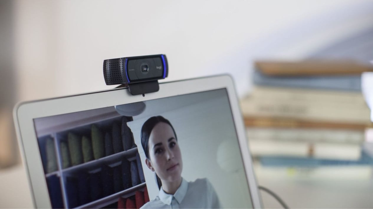 Alasan Memilih Webcam Eksternal Dibanding Webcam Bawaan 