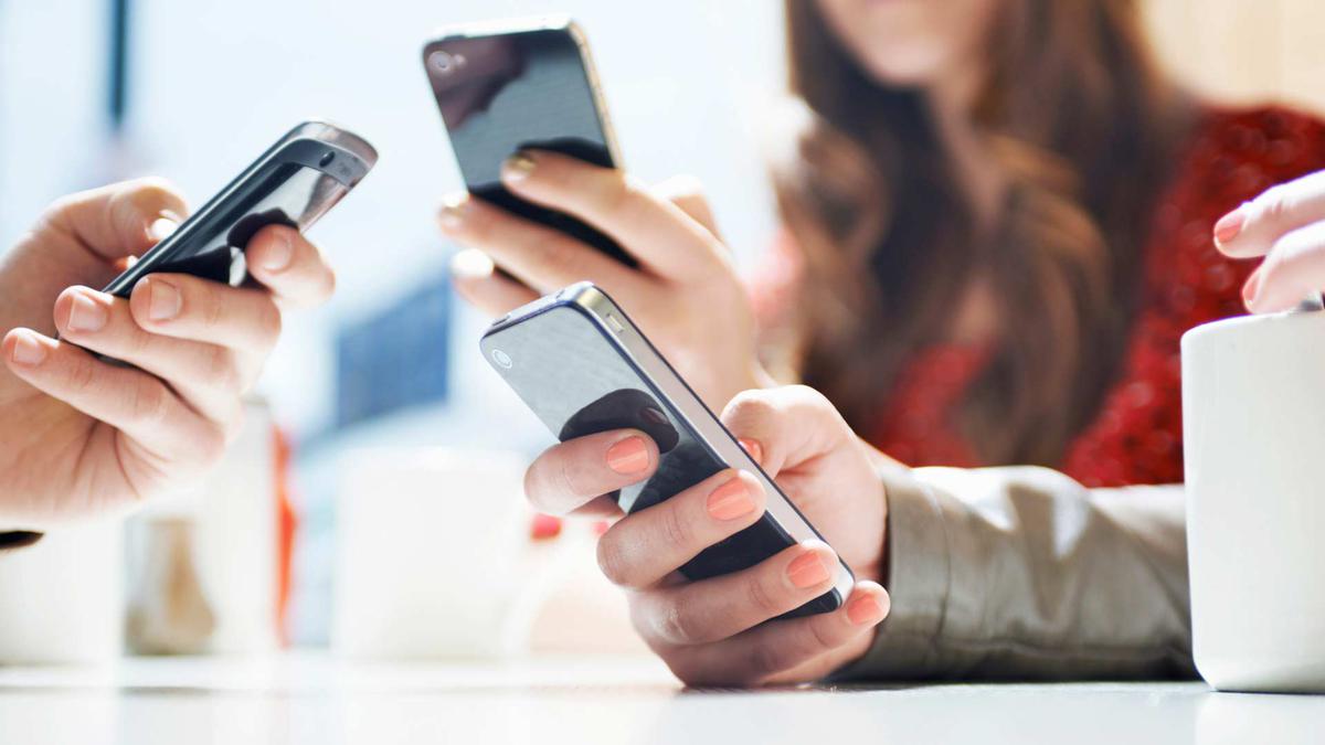 Faktor yang Bikin Harga Ponsel Terus Naik 
