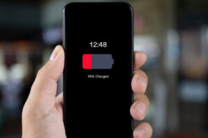 Kebiasaan Buruk yang Bisa Bikin Baterai HP Cepat Bocor 